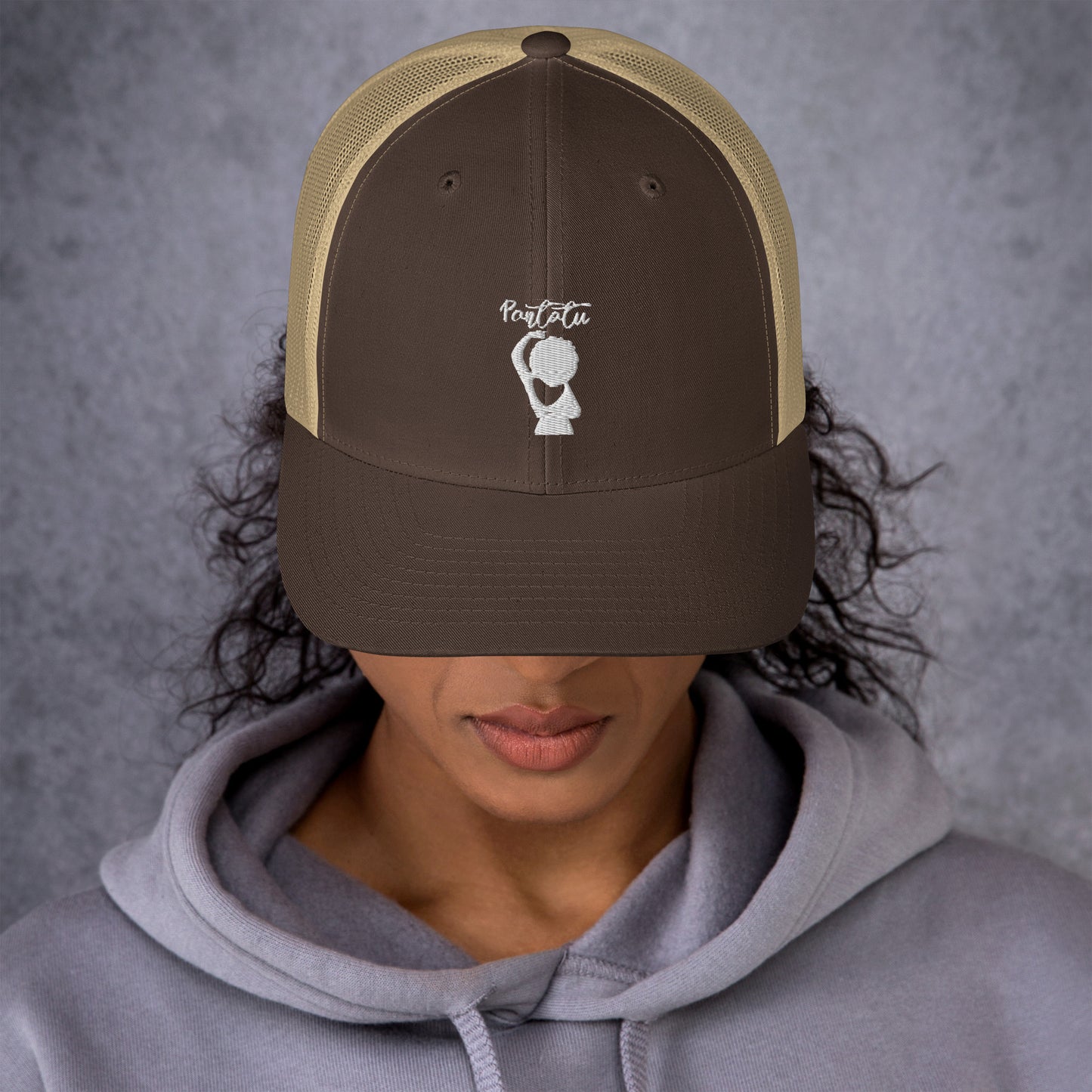 Gorra tipo trucker para mujer