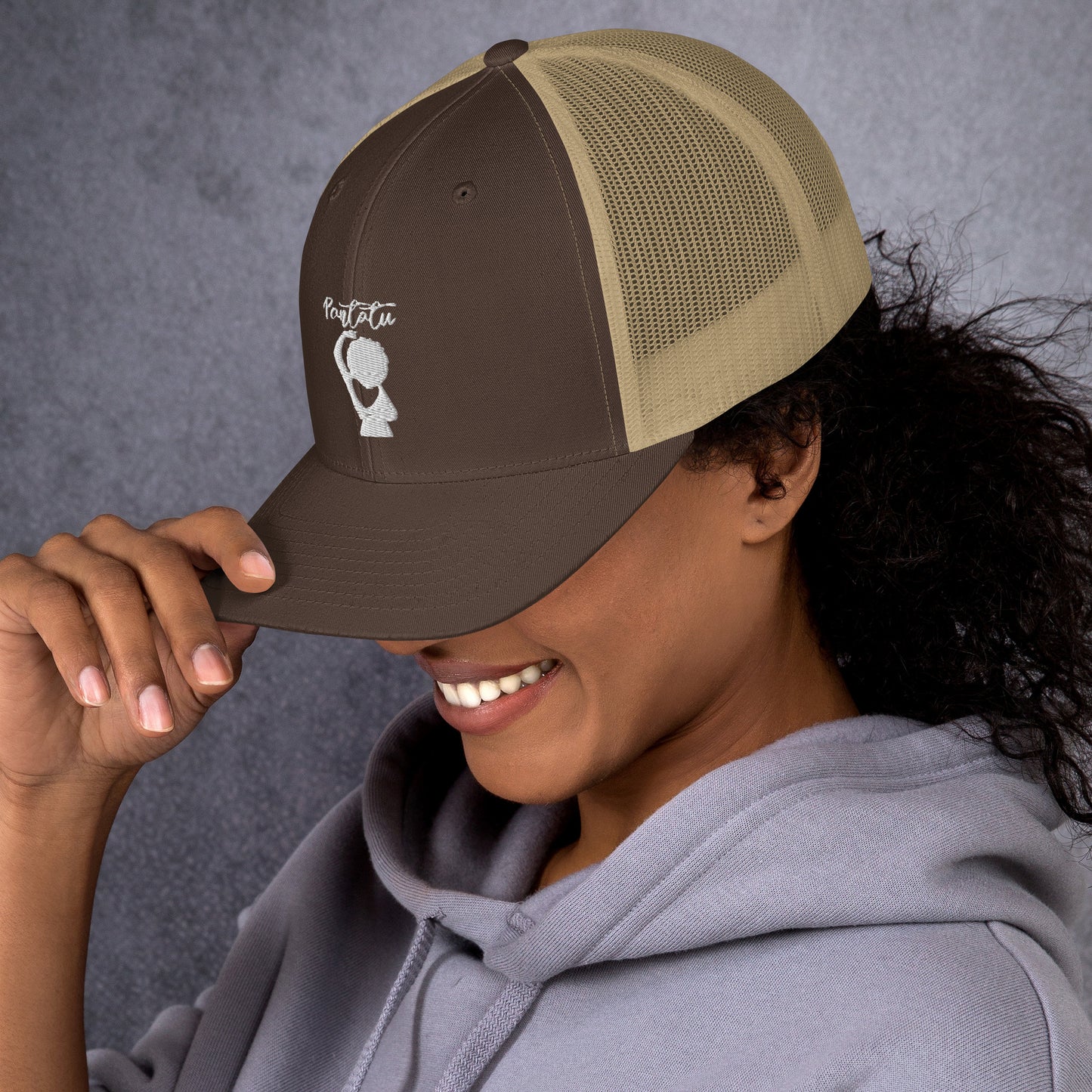 Gorra tipo trucker para mujer