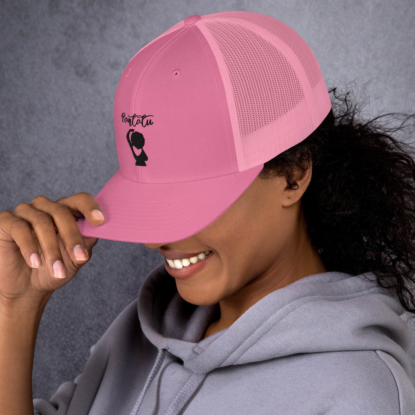 Gorra tipo trucker para mujer